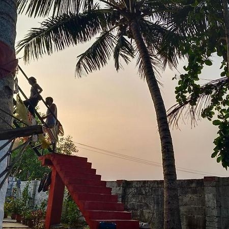 Funky Art Beach House Alappuzha Экстерьер фото