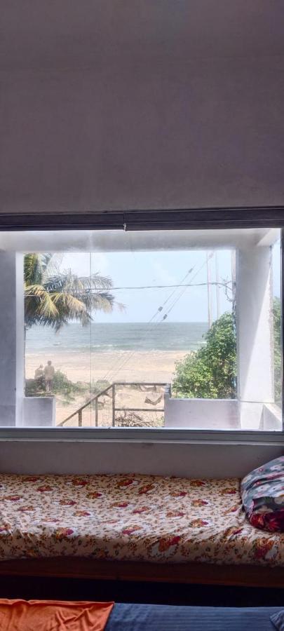 Funky Art Beach House Alappuzha Экстерьер фото