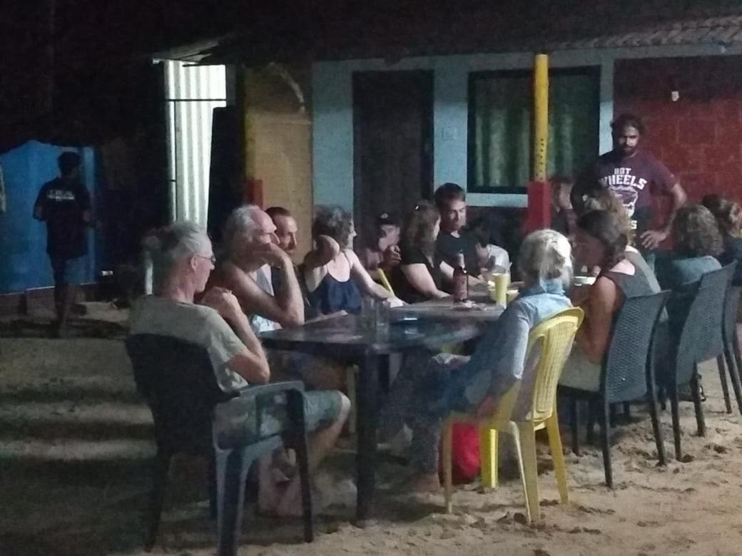 Funky Art Beach House Alappuzha Экстерьер фото
